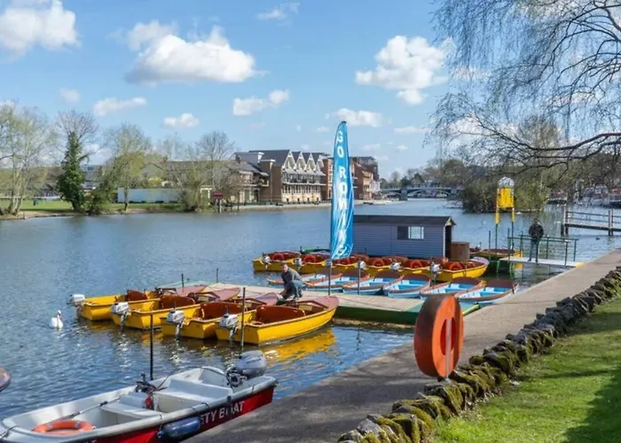 Beautiful Windsor 2 Bed, Perfect Location, 5 Mins Walk To Centre, Free Parking, Legoland, Ascot