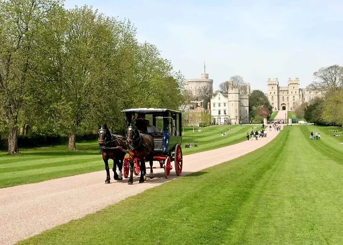 Beautiful Windsor 2 Bed, Perfect Location, 5 Mins Walk To Centre, Free Parking, Legoland, Ascot
