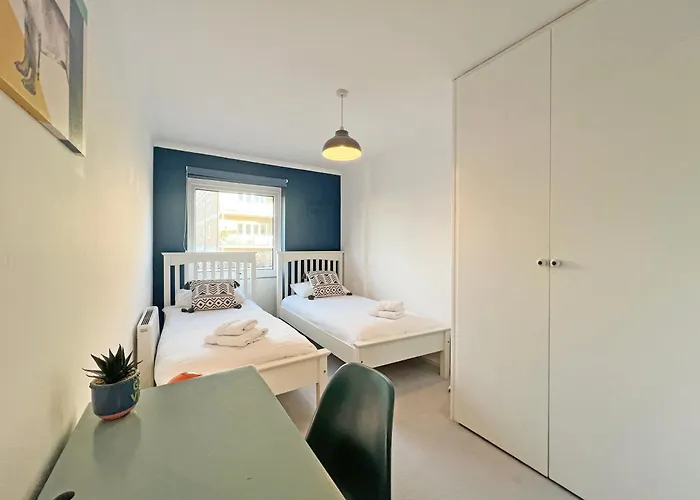 Beautiful Windsor 2 Bed, Perfect Location, 5 Mins Walk To Centre, Free Parking, Legoland, Ascot